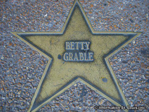 Betty Grable erhielt u.a. auch einen Stern auf dem Walk of Fame in St Louis-(C) aboutstlouis.com