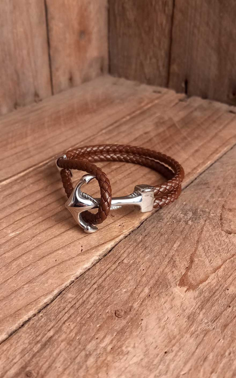 Leather bracelet with anchor made of stainless steel, brown