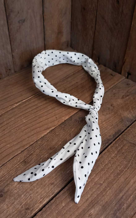 Banned Hairband Agnes, white black